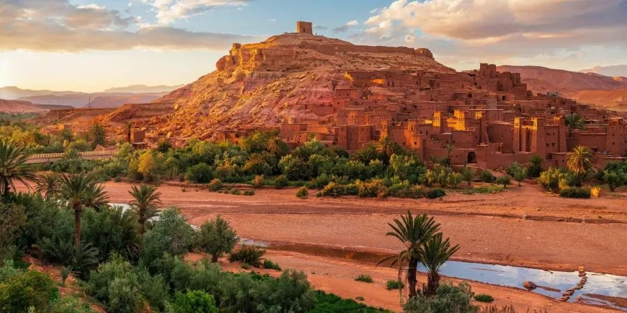 Désert marocain, paysage magnifique, idéal pour un voyage inoubliable en Maroc.